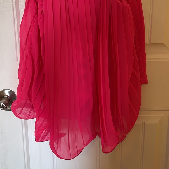 Flowy Tank Top - Picture 2 of 2